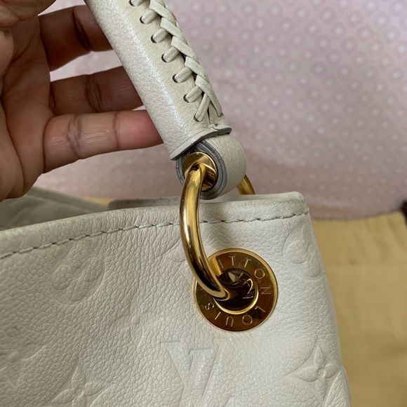 Authentic Louis vuitton artsy - Picture 5 of 7
